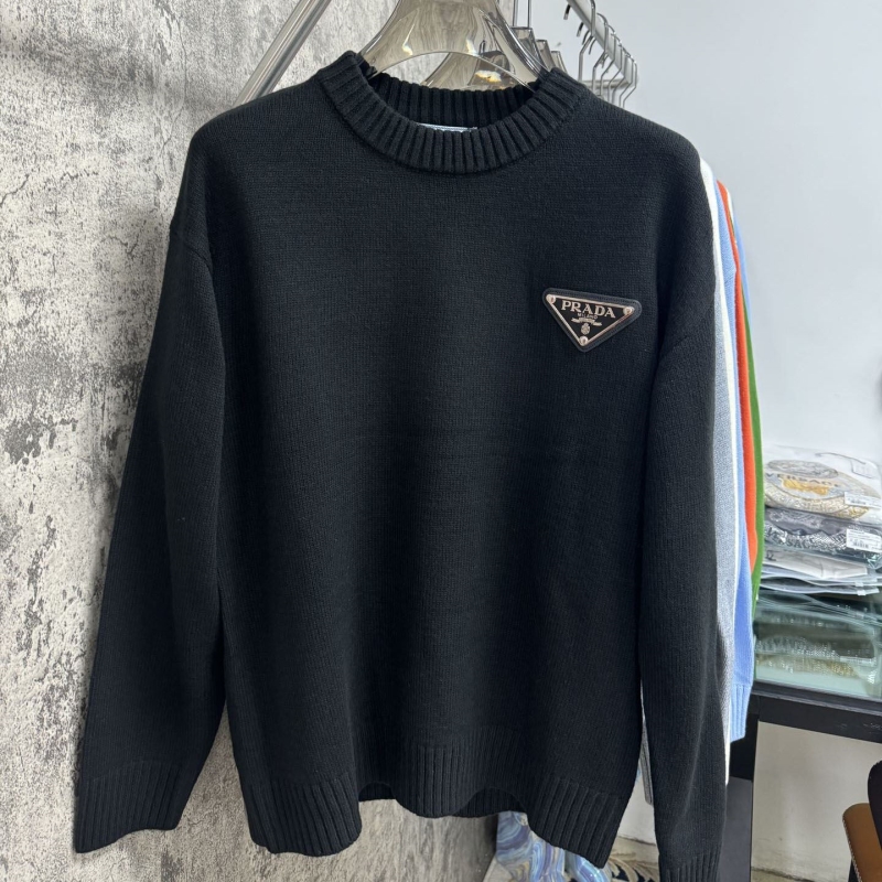 Pra*a sweater